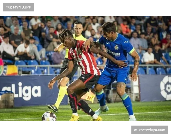 福冈黄蜂与湘南丽海上演雨战 上半场战成平局